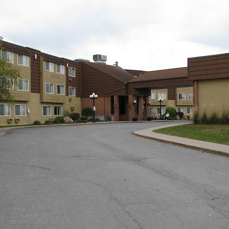 Travelodge By Wyndham Ottawa East Exterior foto