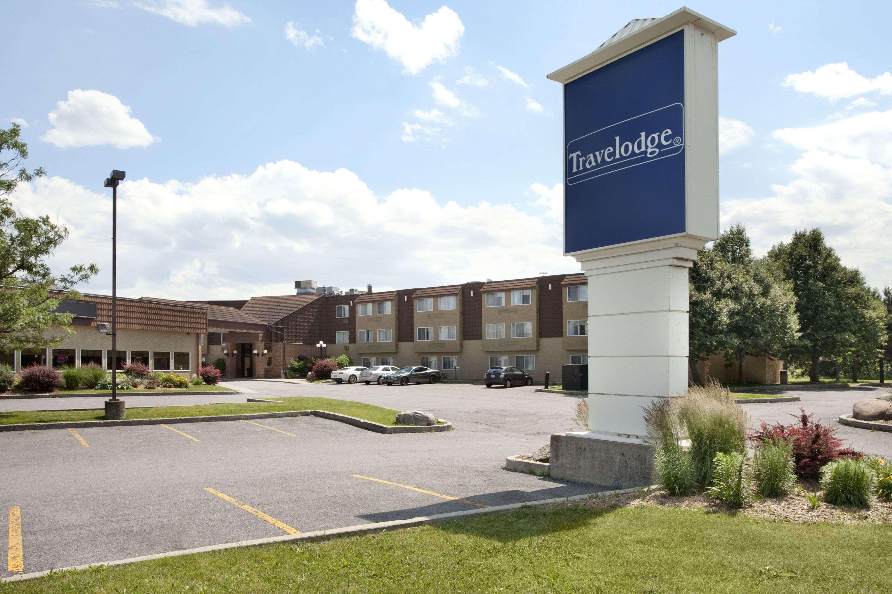 Travelodge By Wyndham Ottawa East Exterior foto